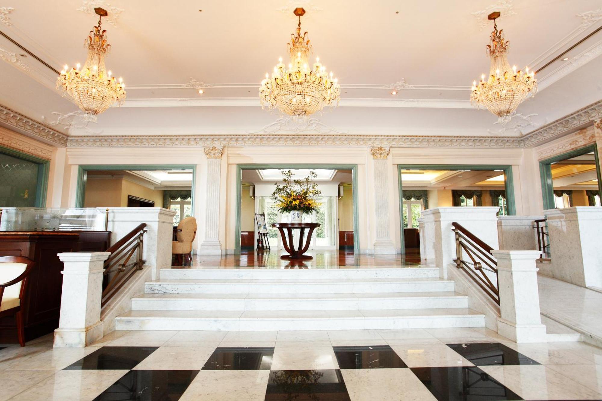 Hotel Den Haag Huis Ten Bosch Сасебо Екстер'єр фото The lobby of the hotel
