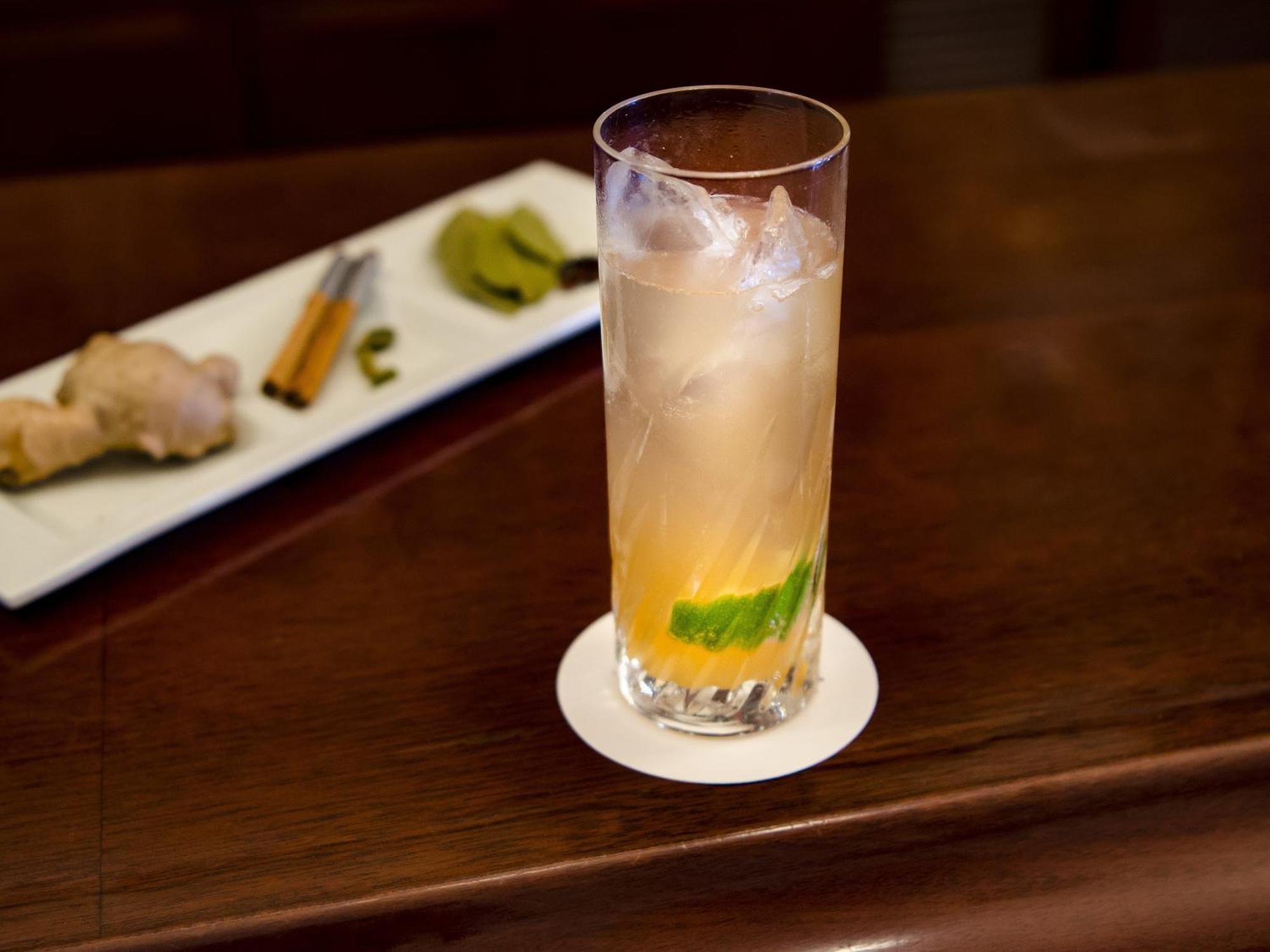 Hotel Den Haag Huis Ten Bosch Сасебо Екстер'єр фото A ginger beer cocktail