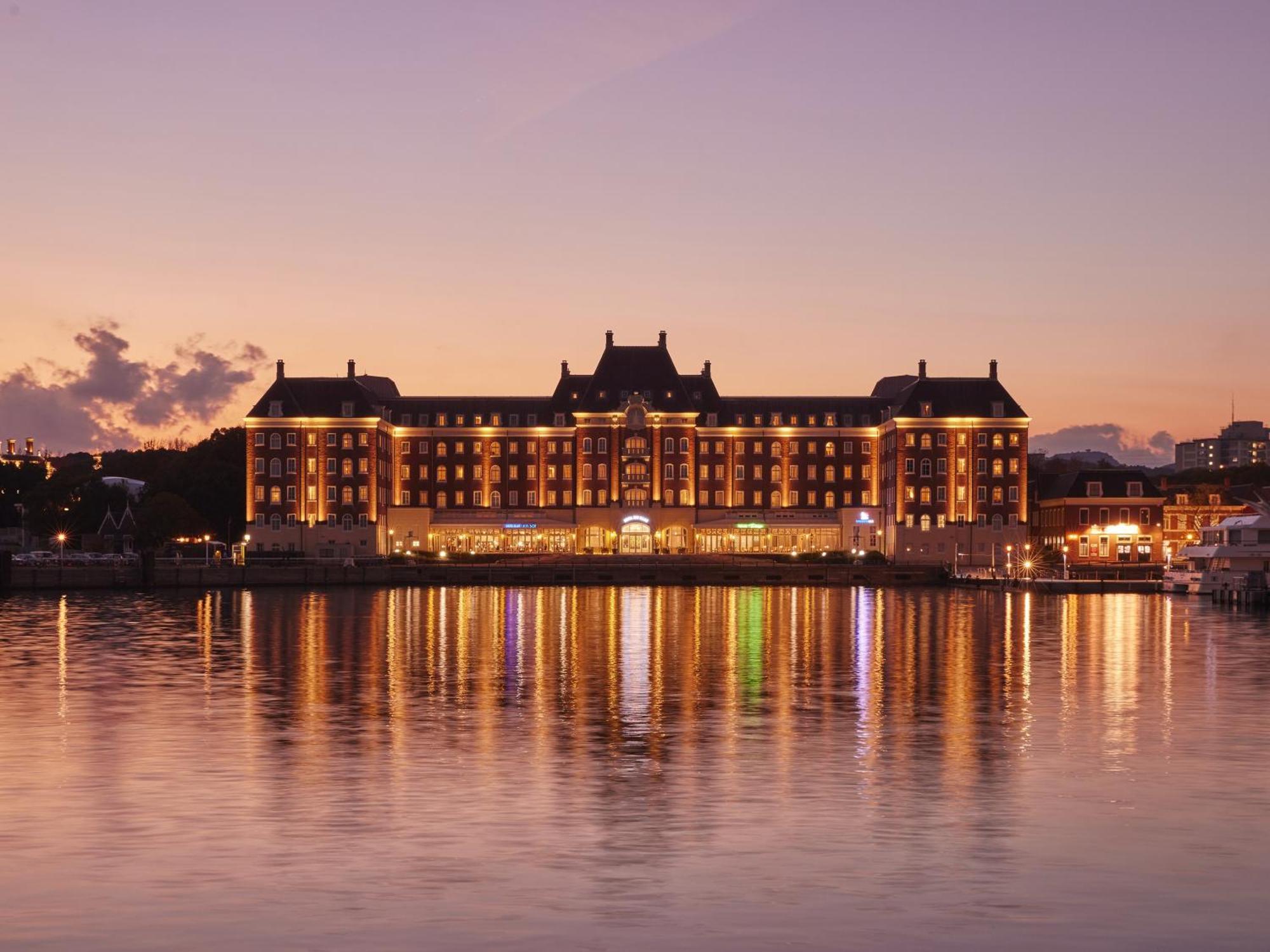 Hotel Den Haag Huis Ten Bosch Сасебо Екстер'єр фото The Hotel at the Port of Antwerp