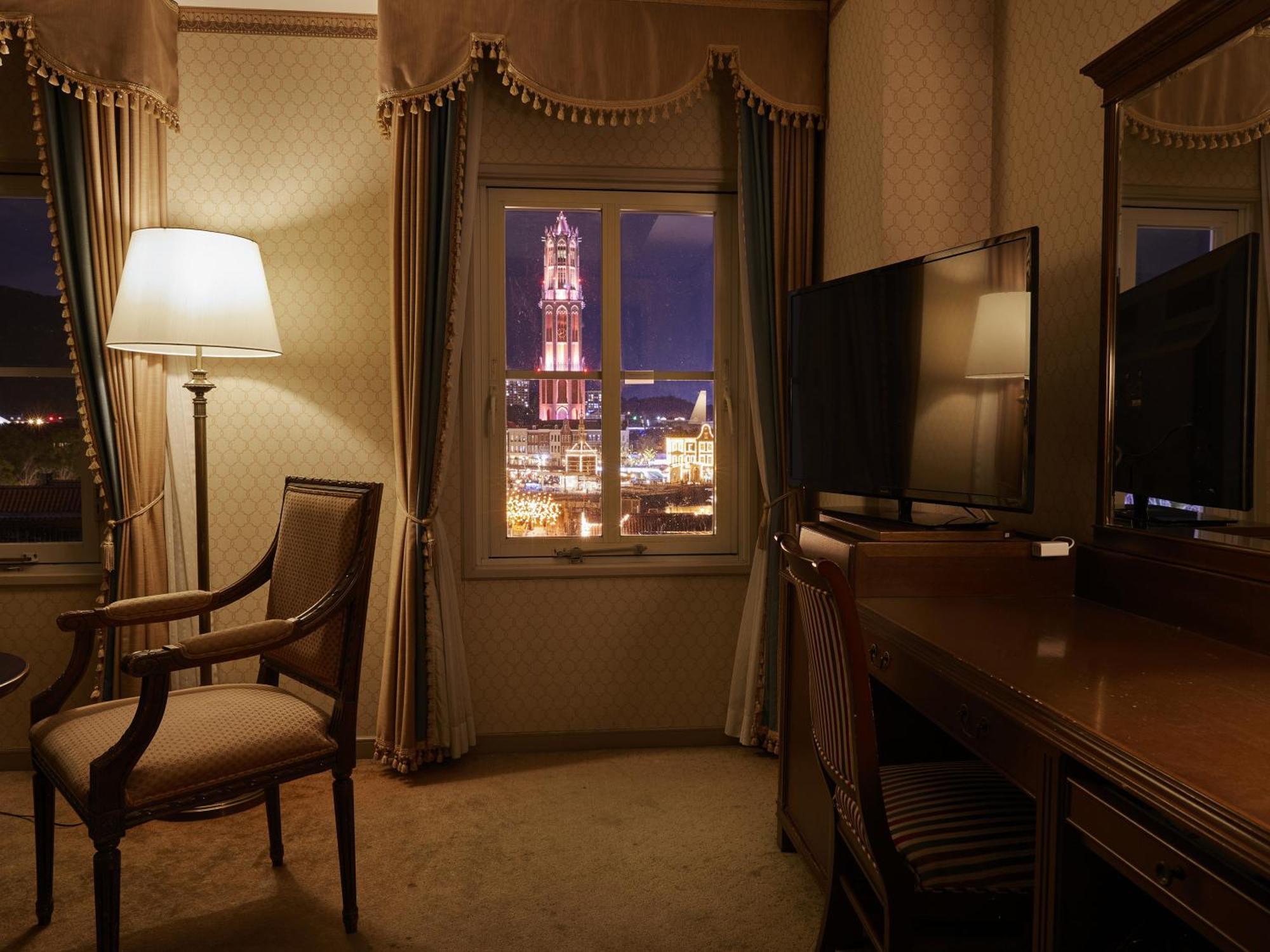Hotel Den Haag Huis Ten Bosch Сасебо Екстер'єр фото A room at the Four Seasons Hotel